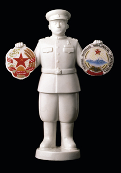 Генерал с гербами Таджикской и Армянской ССР