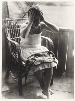 Художник Варвара Степанова в Пушкино (на даче Владимира Маяковского)